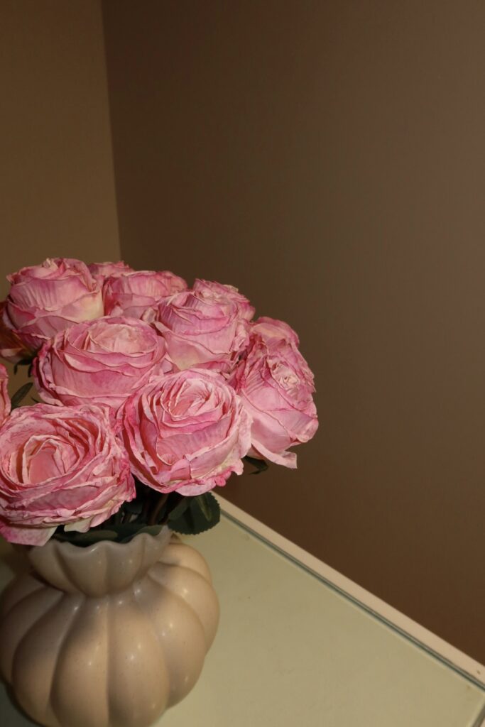 Roze kunstrozen
